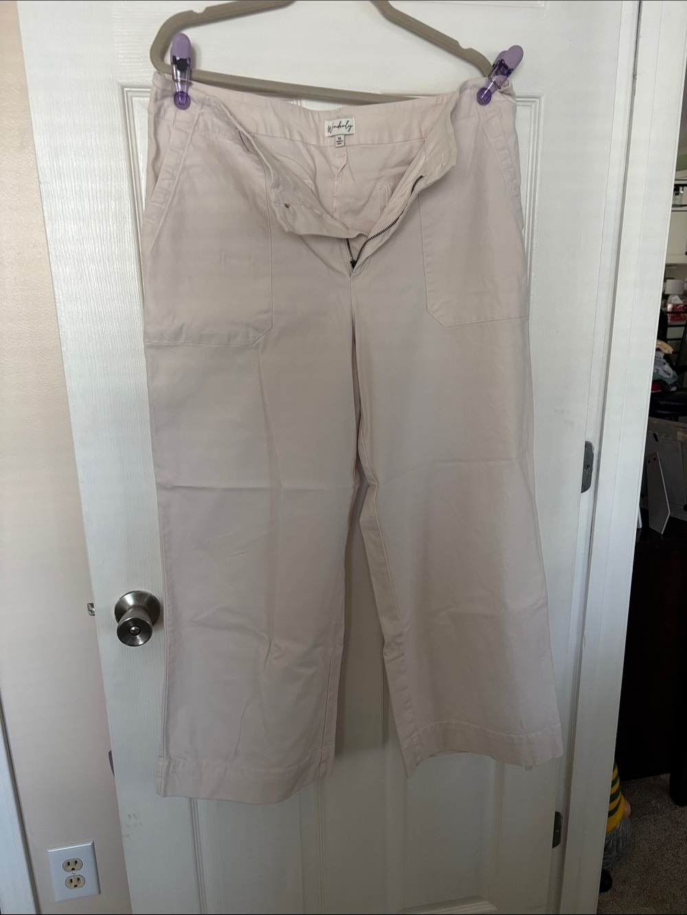 Wonderly Wide-Leg Crop Pants in Light Beige